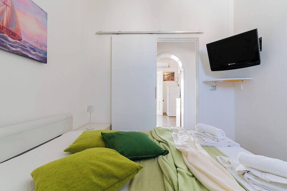 Stunning  villa with A/C, Wifi, hot tub, Tv, terrace and panoramic view, close to Otranto in Melendugno, Lecce Province