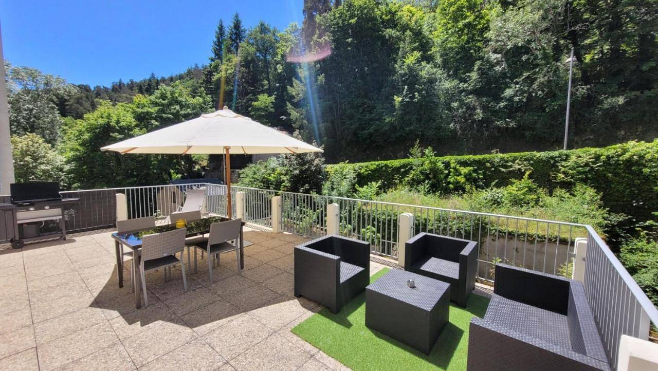 Appartement entier, St Nectaire- Appartement Terrasse Privée- 4 personnes in Saint-Nectaire, Parc naturel régional des Volcans d'Auvergne