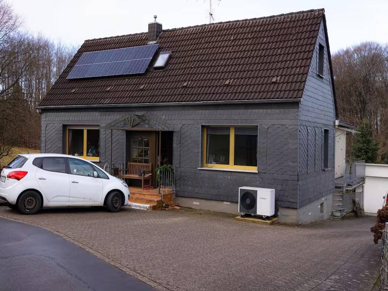 Ganze Ferienwohnung, Ferienwohnung in Waldnähe in Burscheid, Rheinisch-Bergischer Kreis