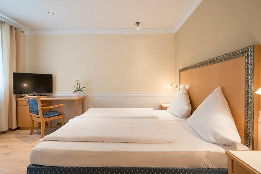 Doppelzimmer, Dusche, Wc, Nichtraucher - Hotel Zum Augarten in Speyer, Rheinebene