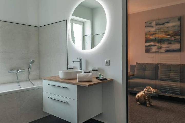 Deluxe Suite für 2 Personen - Kunsthotel Kirchenwirt Stubenberg in Gemeinde Stubenberg, Steirerland