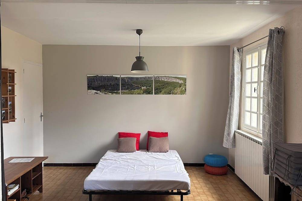 La Patale, charming house with swimming pool at the gateway to the Ardèche gorges in Lagorce, Ardèche