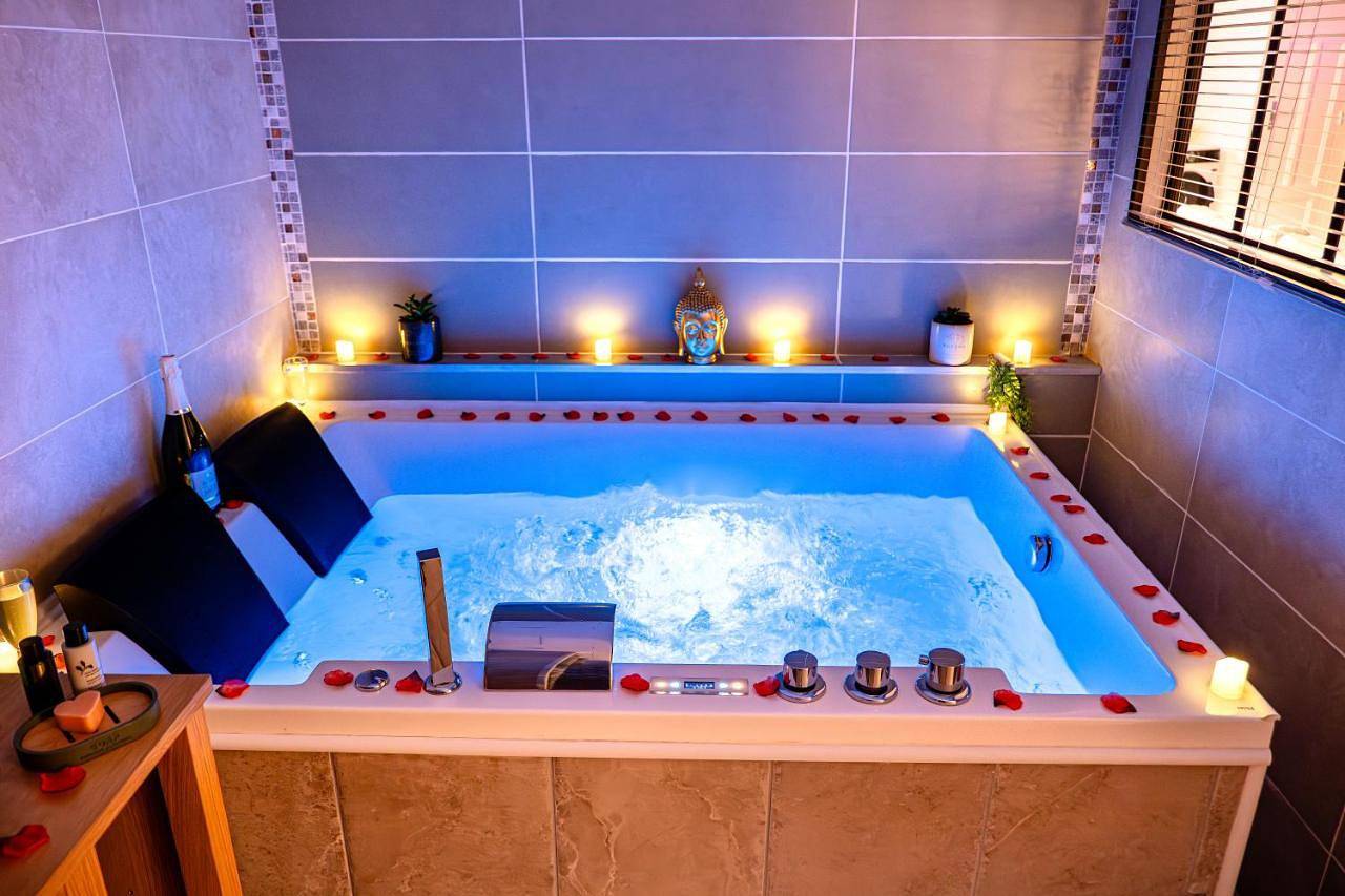 Appartement entier, Il Était Une Fois - Gap Chambre romantique & Spa in Gap, Région de Gap