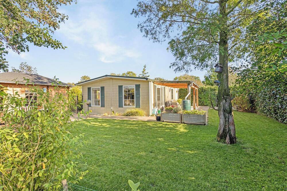 Lovely chalet in a quiet place to enjoy and rest and relax from the fast world in Goedereede, Goeree-Overflakkee