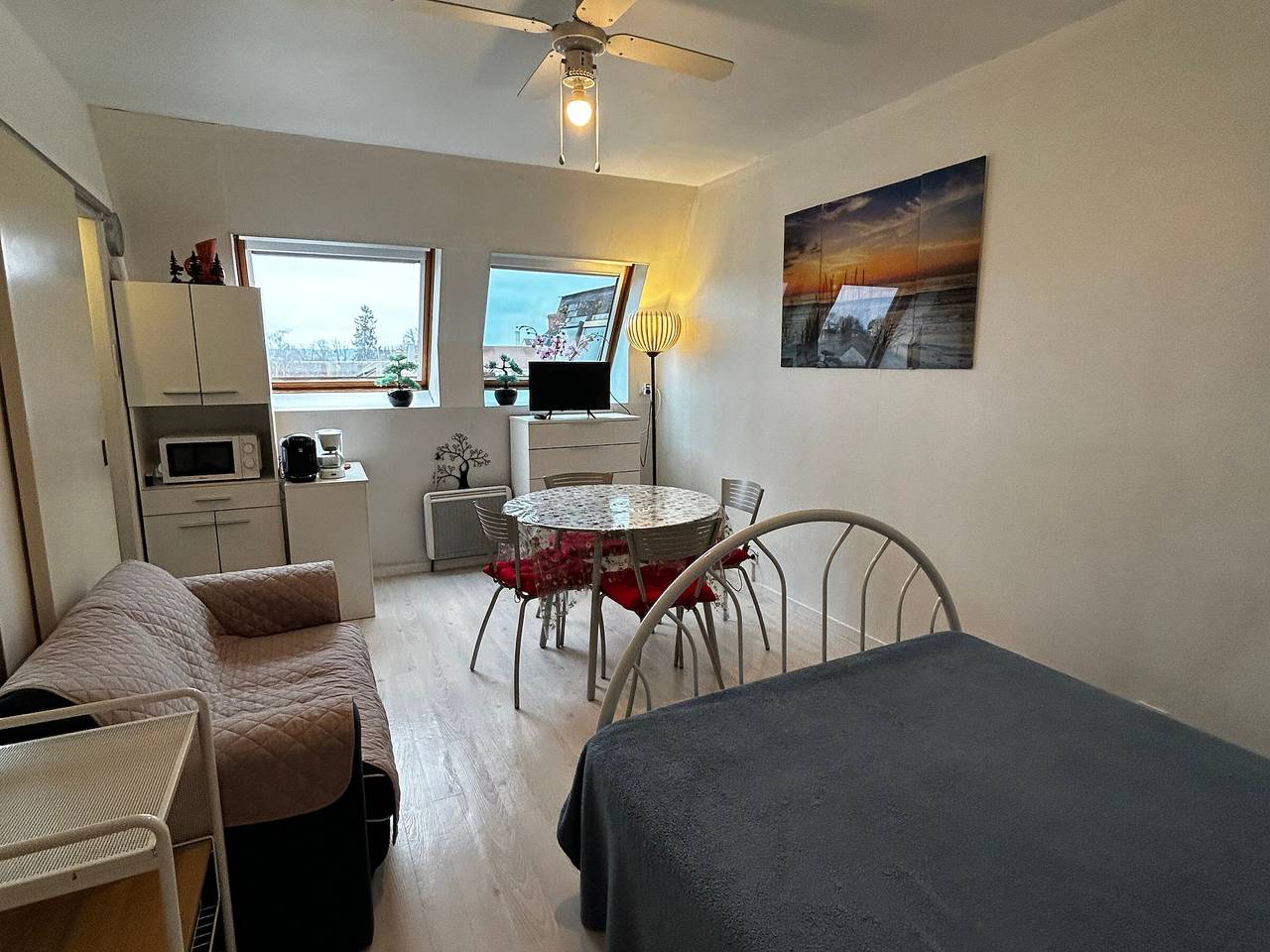 Entire studio, Central studio with Wifi, near spas in La Roche-Posay, Vienne