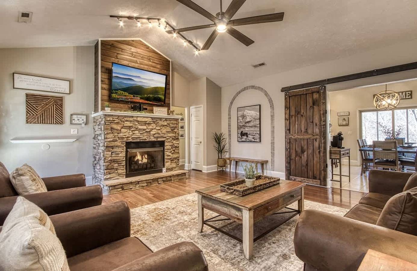 Saddleback Retreat by Beyond Expectations in Sevierville, Sevier County