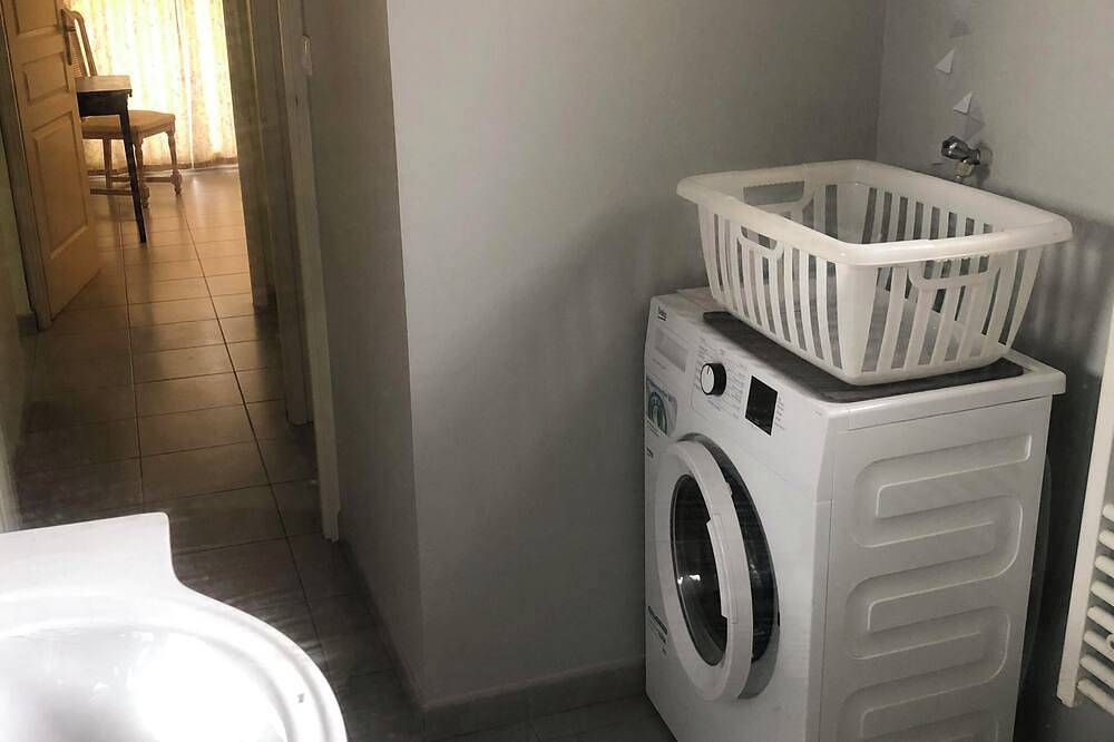 Geheel appartement, Appart T3, 55m2, zwembadgevel, met 25m2 terras, zwembad en zee in Boulouris, Saint-Raphaël