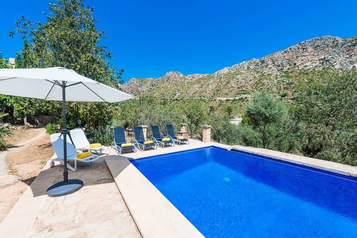 Villa pour 6 personnes, avec jardin ainsi que terrasse et piscine dans Andratx