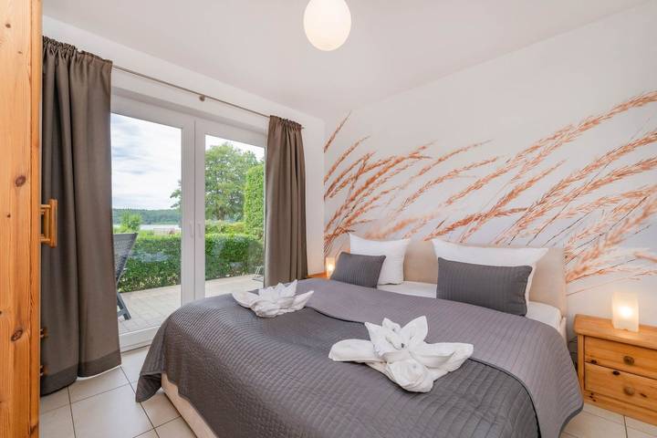 Apartamento entero, Idyllische FeWo in Neu-Sallenthin direkt am See mit Garten & Yogamöglichkeit in Heringsdorf, Usedom