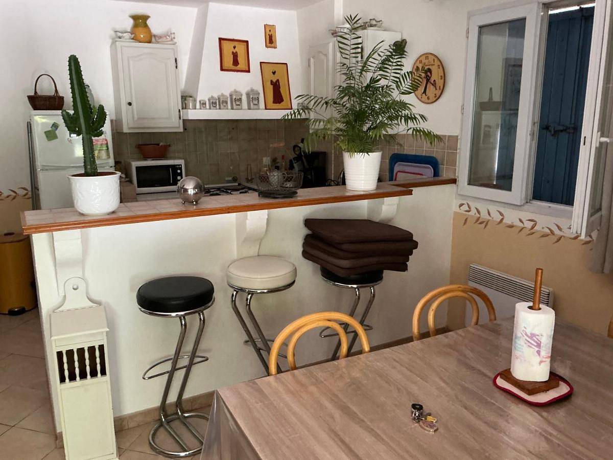 Guest House (5 Adults) in Saint-Andiol, Région d'Arles