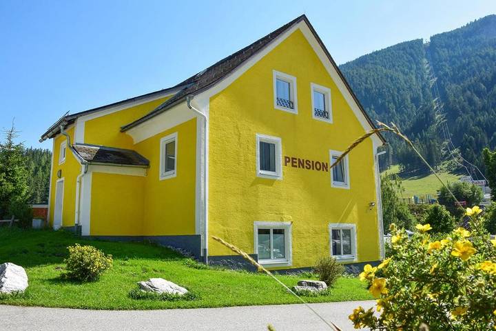 Maison d’hôte pour 5 personnes, avec Balcon et Terrasse ainsi que Jardin et Piscine à Mauterndorf