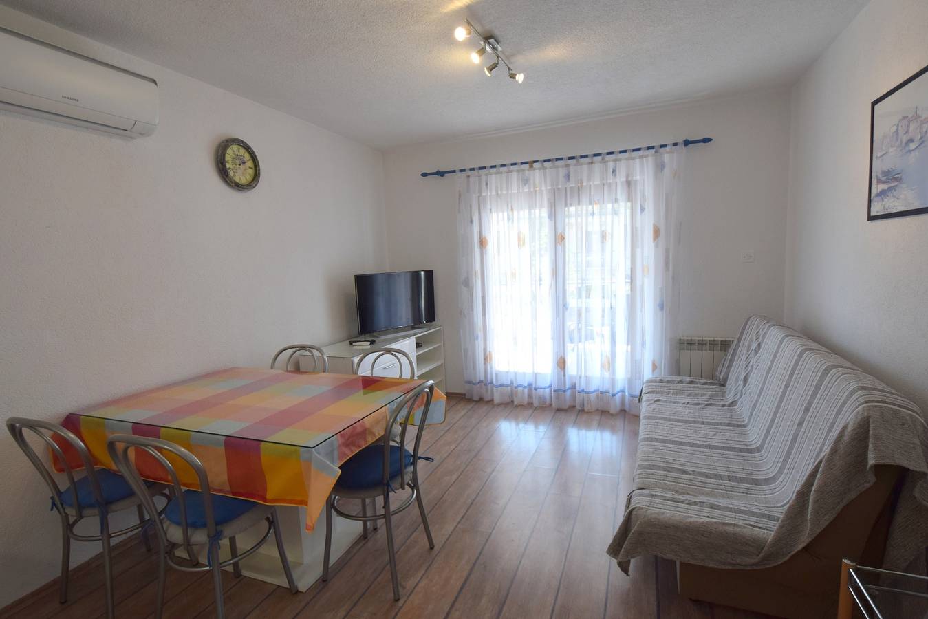 Entire apartment, Two bedroom apartment with terrace Malinska, Krk A-20417-b in Milcetici, Krk
