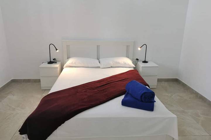 Ganze Wohnung, Ein Schlafzimmer mit Terrasse und Außenbereich. in Tahiche, Teguise