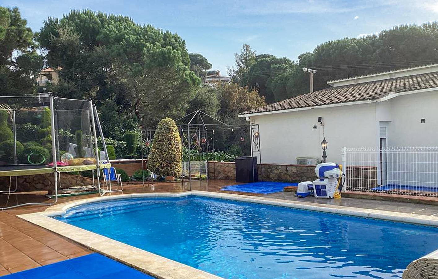 Charmant appartement avec piscine, parking et WiFi à Lloret, à 300m du centre ville in Aiguaviva Parc, Vidreres