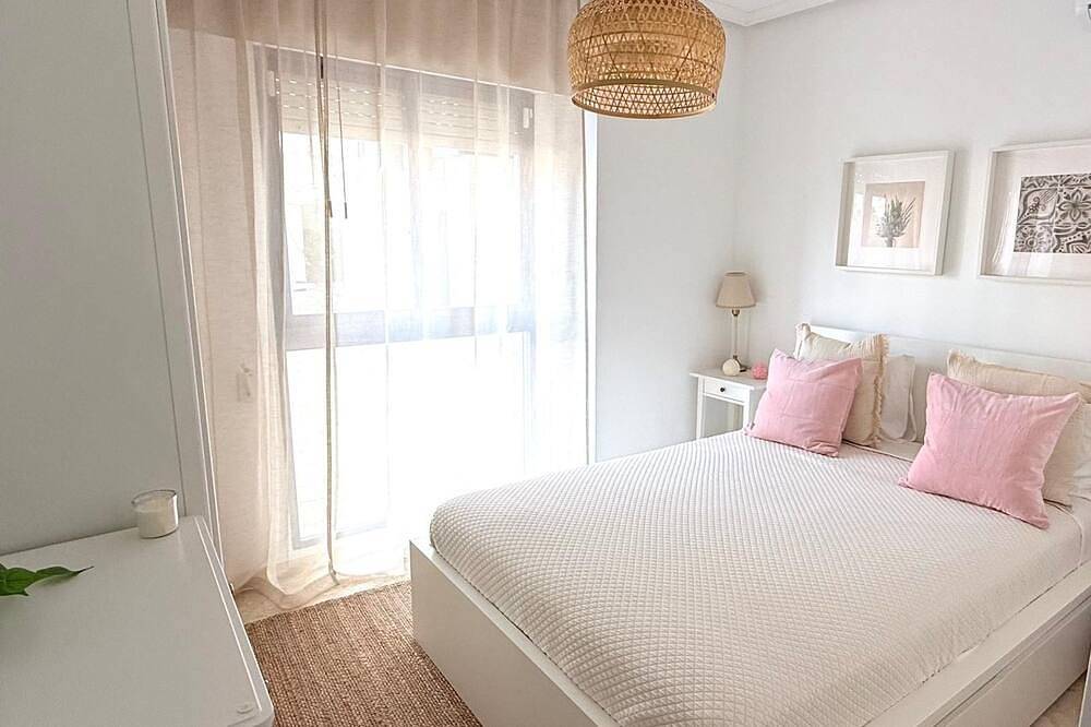 Entire apartment, Renovated apartment by the beach in El Campello in Playa Carrer La Mar, el Campello