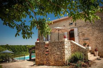 Gîte pour 8 personnes, avec jardin à Montcabrier