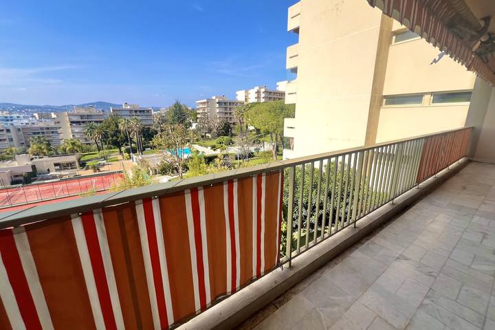 Apartamento entero, Juan Les Pins - 4 people - swimming pool - tennis in Juan-les-Pins, Antibes
