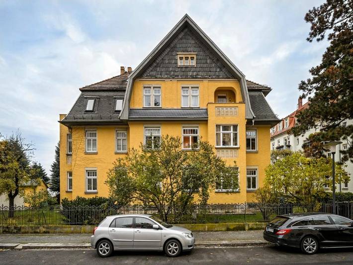 Ferienwohnung für 4 Personen, mit Balkon und Terrasse sowie Garten und Ausblick in Pieschen-Nord/Trachenberge