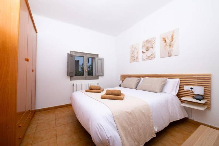 Gîte pour 5 personnes, avec terrasse et vue, animaux acceptés à Campdevànol - 3