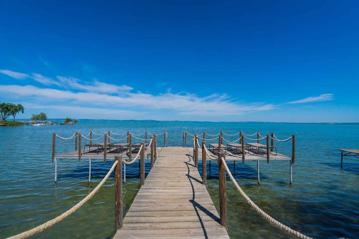 Ferienhaus bis zu 16 Personen direkt am Balaton in Szabadifürdő, Siofok