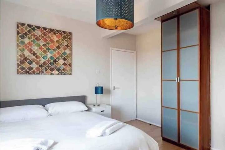 Entire apartment, 2 Bedroom Penthouse St Albans City Centre - stay right in the heart of the city in Hertfordshire