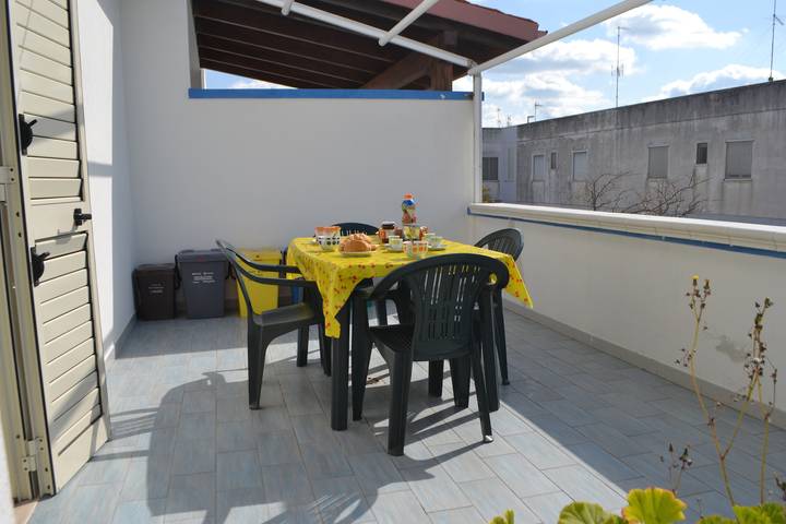 Casa vacanze centrale con terrazza e giardino; parcheggio disponibile in San Foca, Melendugno