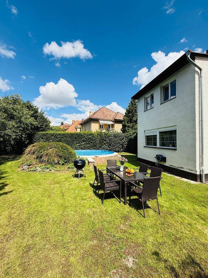 Family Villa Hanspaulka in Prag, Mittelböhmen