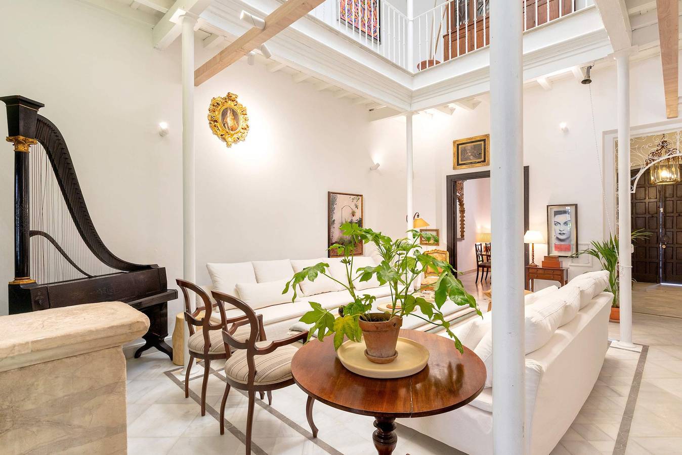 Unique Sevillian House with Pool. Casa Tintes in Casco Antiguo, Sevilla