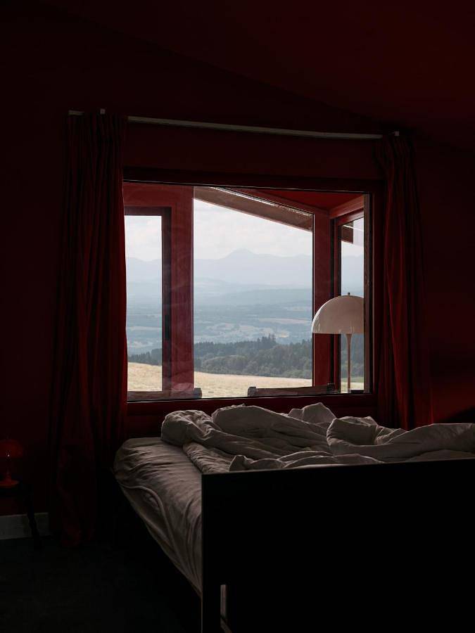 Location de vacances pour 6 personnes, avec terrasse et vue à Vollore-Montagne