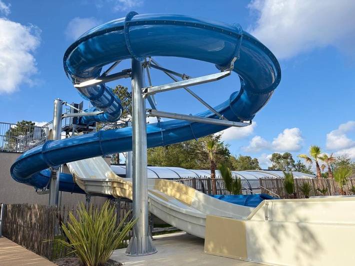 Camping pour 4 personnes, avec piscine et jardin, animaux acceptés