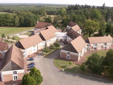 Hôtel pour 2 personnes, avec jardin, animaux acceptés à Nouan-le-Fuzelier