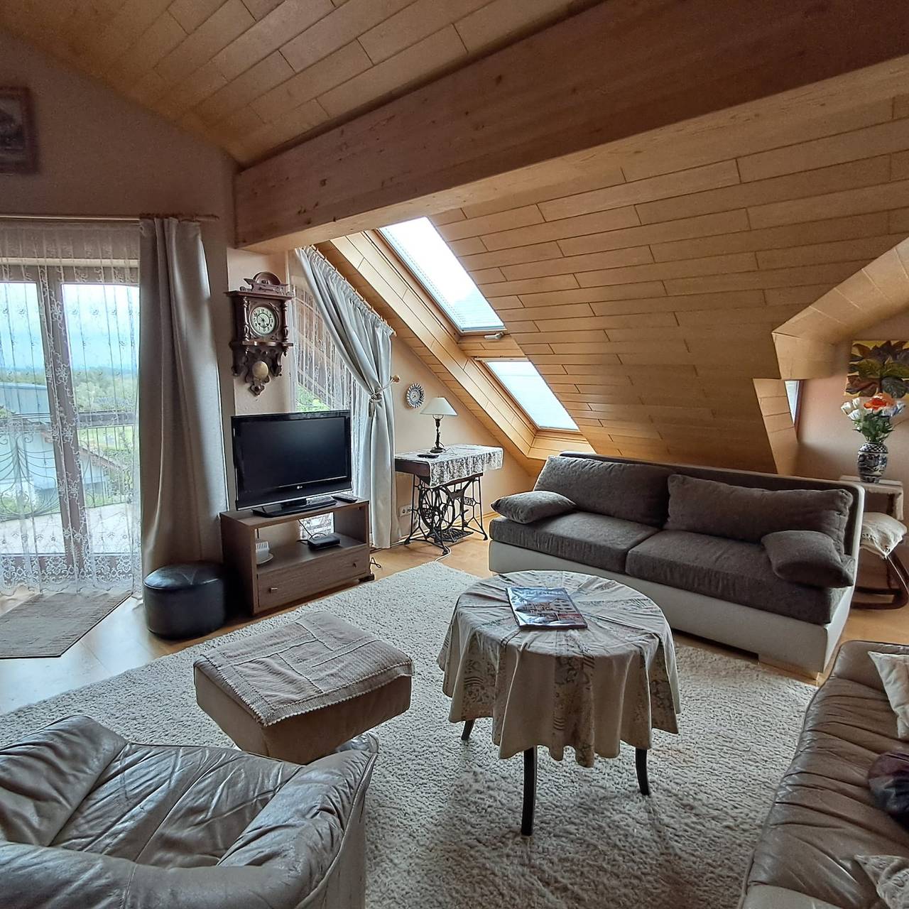 Ganze Ferienwohnung, Ferien-Studio Säntisblick und Reblaube - 2,5-Zimmer Fewo "Säntisblick", Dg, 80 m² in Radolfzell, Radolfzell am Bodensee