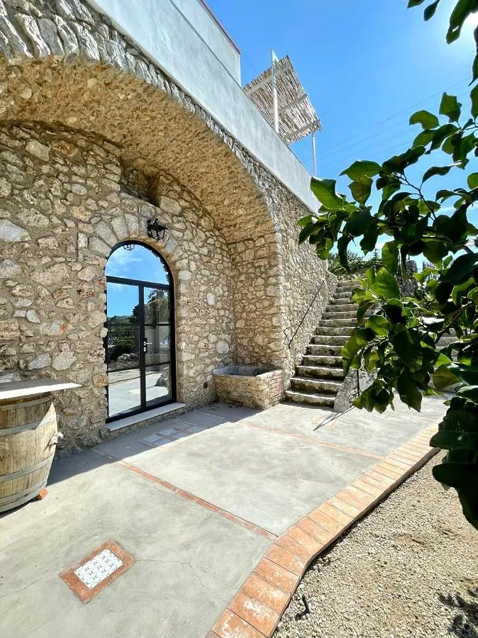 Albergo a gestione familiare per 2 persone, con terrazza e giardino nonché panorama - 1