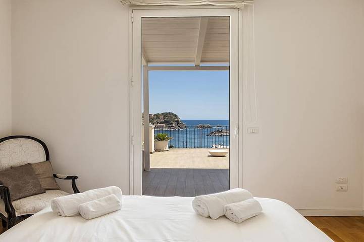 Gîte pour 4 personnes, avec terrasse à Aci Castello - 3