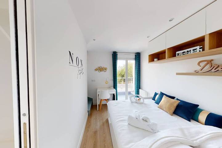 Paris House in Villejust, Essonne