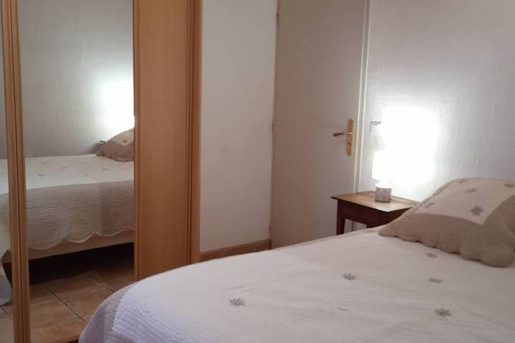 Location de vacances pour 2 personnes, avec terrasse et jardin à Roussas - 4