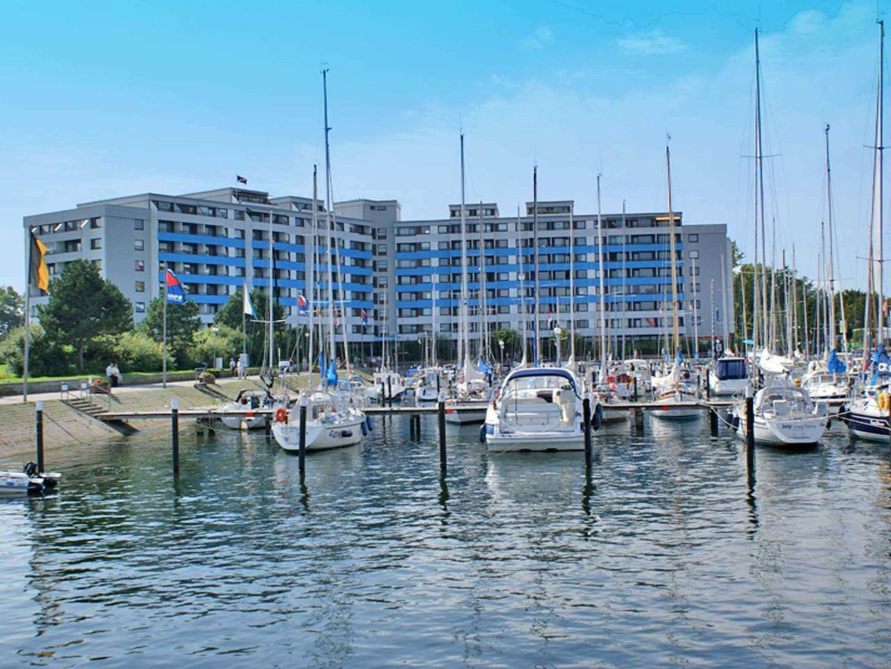 Ganze Ferienwohnung, Ferienwohnung mit Ostseeblick zur Sonnenseite - - neues Bad mit bodengleicher Dusche in Damp, Rendsburg-Eckernförde