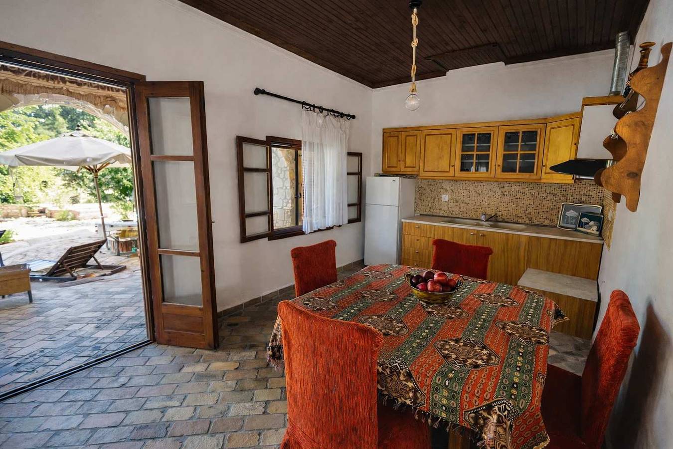 Saltos Apartment 2 - Pool & Garden Getaway in Nea Tenedos, Chalkidiki