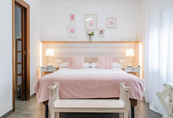 Bed and breakfast for 2 people, with Terrace and Garden in Malaga
