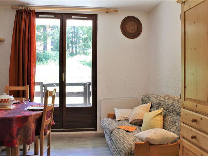 Ganze Wohnung, Gemütliche 2-Zimmer-Wohnung, 4 Schlafplätze, Südbalkon, Ski-in/out, Parkplatz, Risoul 1850 in Station de Risoul, Risoul
