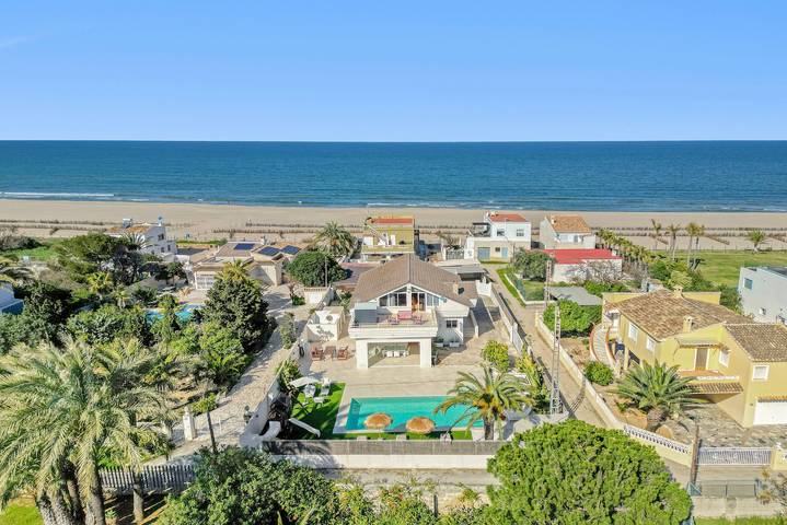 Ferienhaus für 14 Personen, mit Balkon und Garten in Dénia