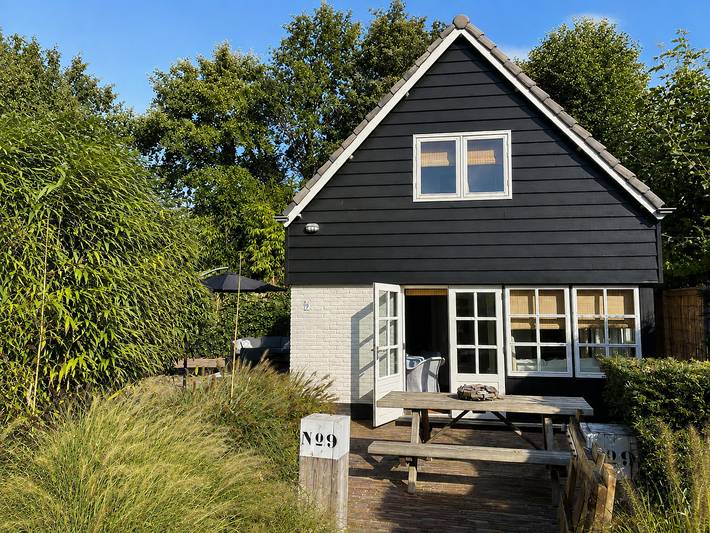 Ferienhaus für 3 Personen, mit Balkon/Terrasse und Terrasse sowie Garten in Bergen (Nordholland)