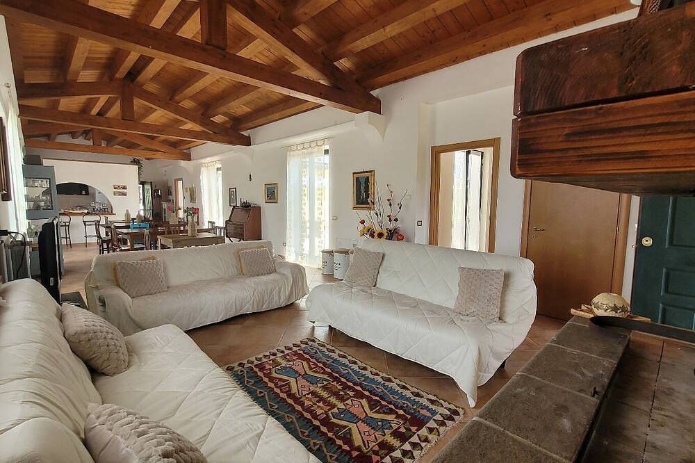 Farmhouse \"Life is beautiful,\" surrounded by greenery and one km from the center of Marta. in Marta, Viterbo Provinz