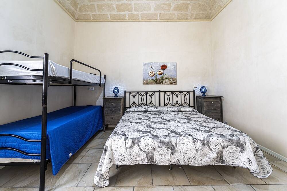 Ganze Wohnung, Beautiful Three-Room Apartment In The Center in Favignana Stadt, Favignana