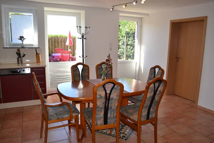 Ferienwohnung für 4 Personen, mit Terrasse und Garten in Heede - 2