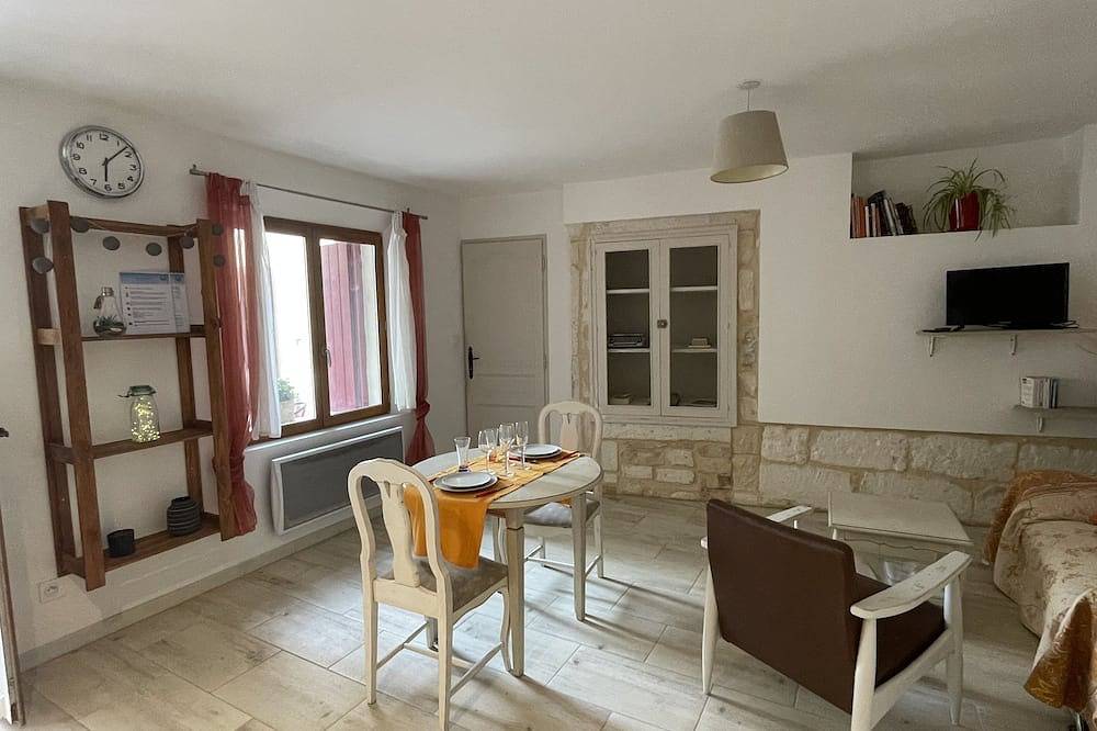 Appartement entier, Charmant appartement plein centre ville in Eyragues, Région d'Arles