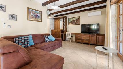 Villa for 5 People in Brečevići, Central Istria, Photo 3