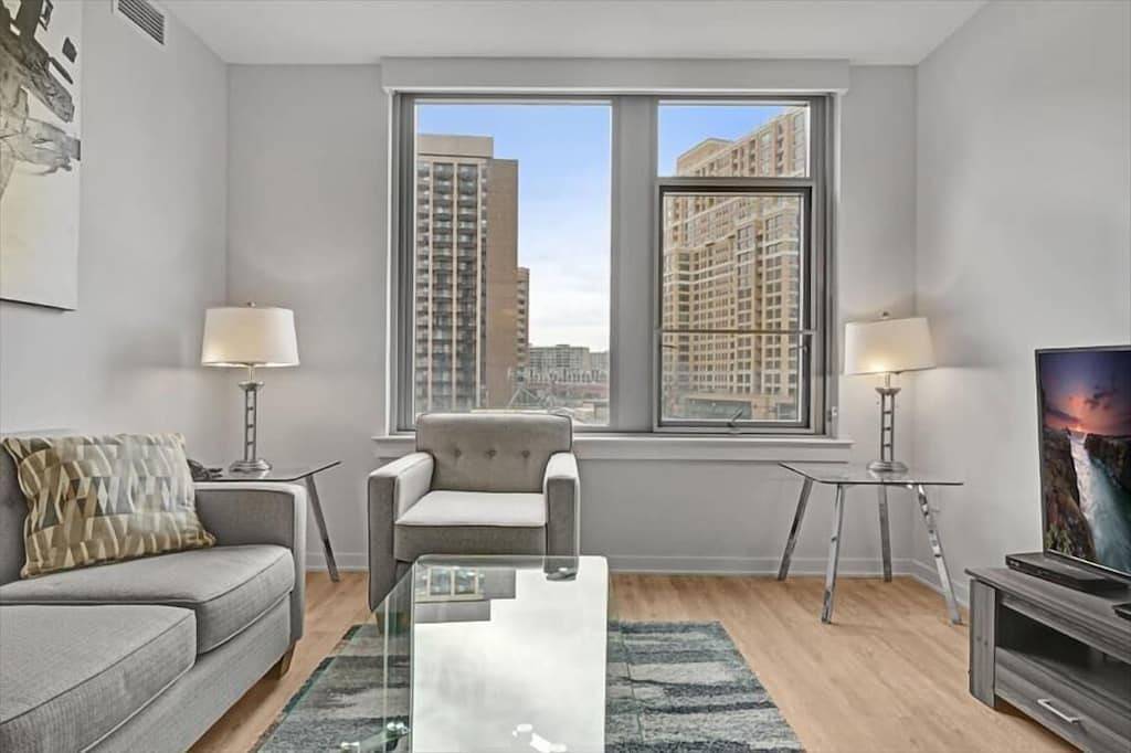 Ganze Wohnung, Luxury One Bedroom Apartment | Crystal City Arlington Va | by Gls in Arlington (VA), Arlington County