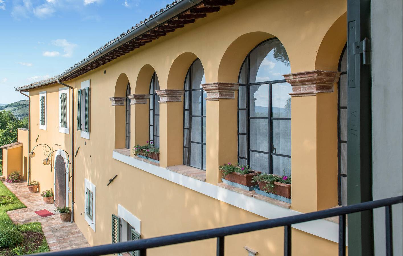 Accogliente appartamento con piscina, giardino e WiFi - a 2,5 km dal fiume Topino in Foligno, Perugia e dintorni