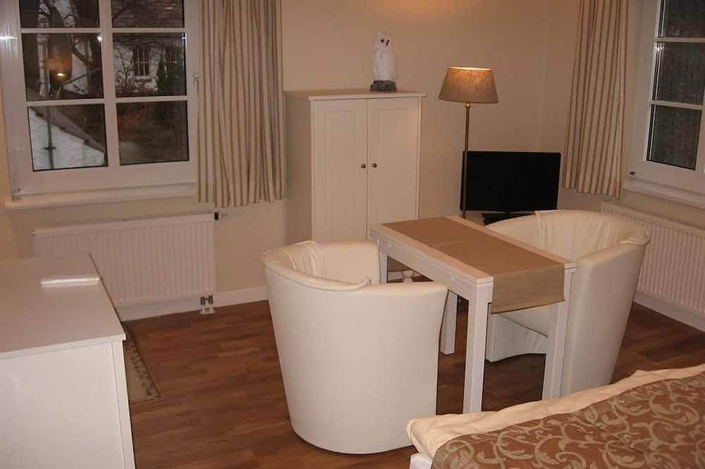 Ganze Wohnung, Wohnung 7 - Altes Schulhaus in Bad Schwartau, Ostholstein